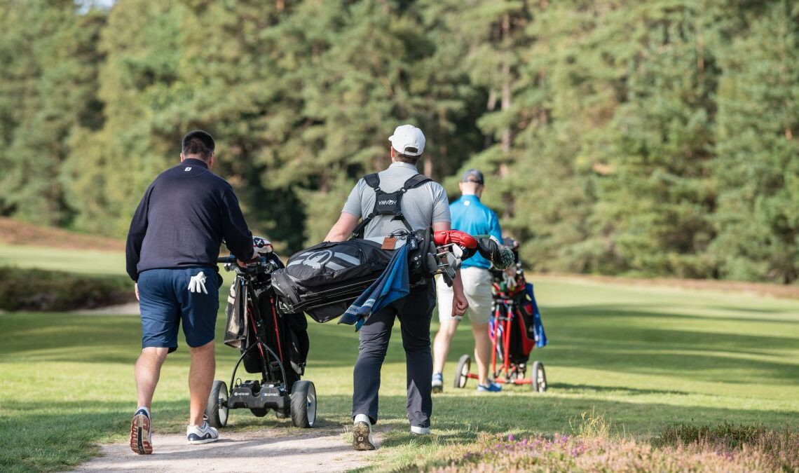 10 Tips On How To Save Money On Golf