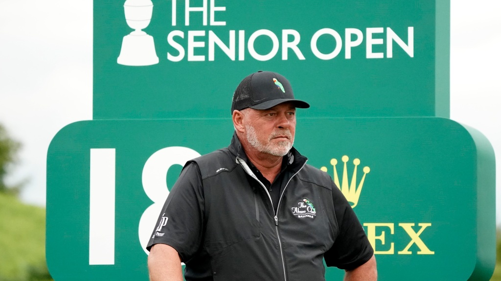 Aside from a few slips, Darren Clarke is standing tall