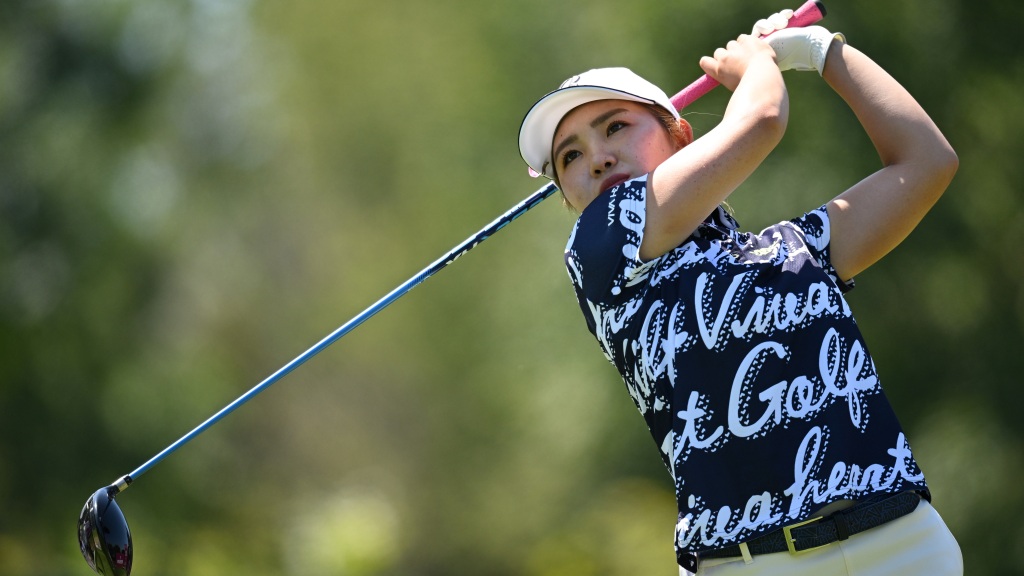 Ayaka Furue leads, Nelly Korda and Brooke Henderson one back