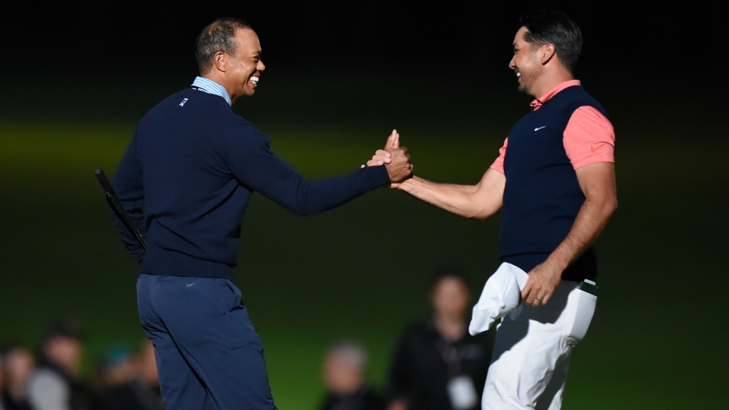 Jason Day shows off his texts with Tiger, they’re all about the swing