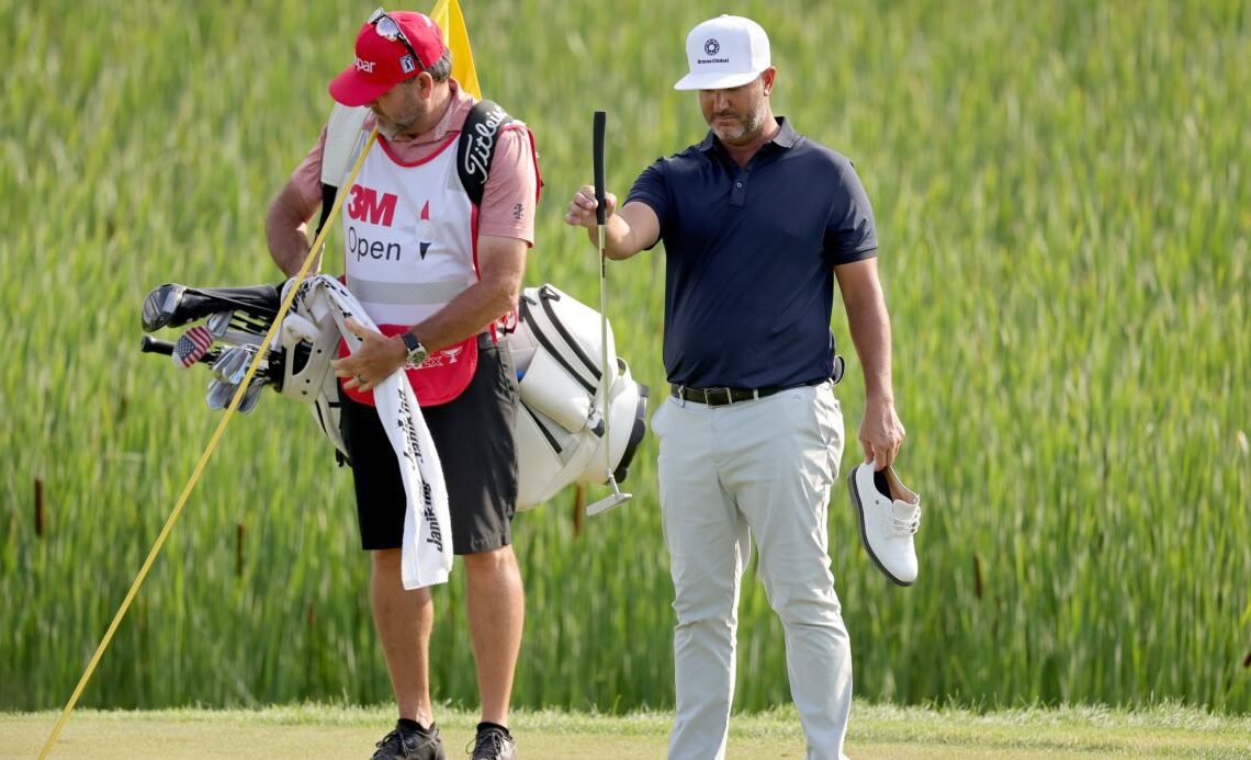 PGA Tour Leader Walks Shoeless At 3M Open Due To Blister