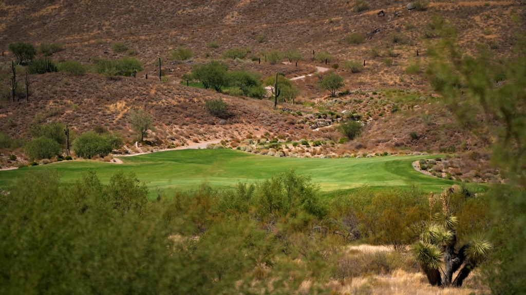 Arizona golf courses are using more water than they’re supposed to