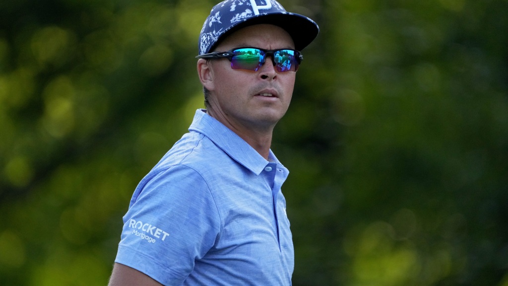 Rickie Fowler earns one of last spots in PGA Tour’s FedEx Cup Playoffs
