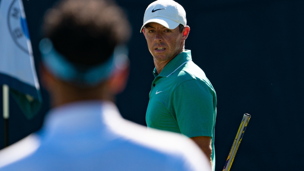 Rory McIlroy shut down spectator with remote-controlled golf ball
