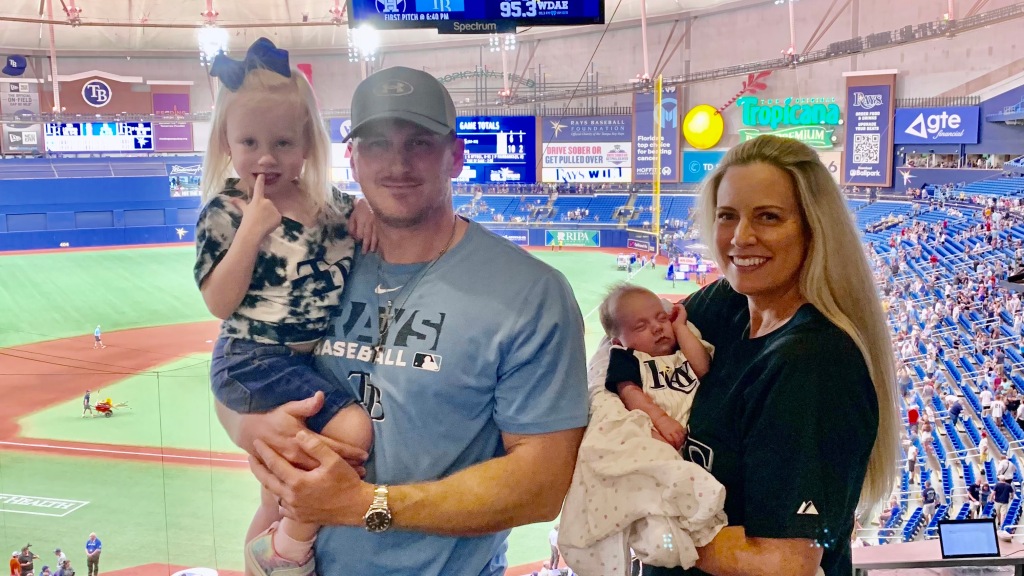Brittany Lincicome throws first pitch at Rays game, plans LPGA return