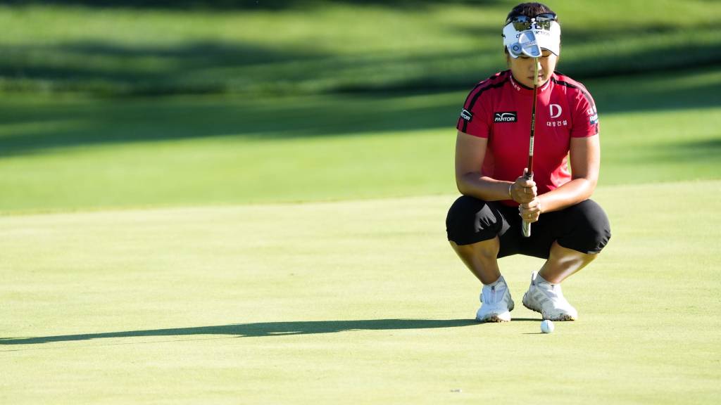 Jeongeun Lee6 leads LPGA Kroger Queen City Championship after day two