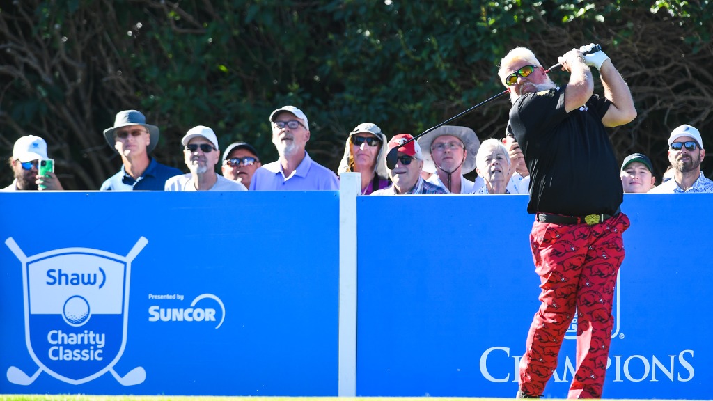 John Daly throws out ceremonial first pitch St. Louis Cardinals game