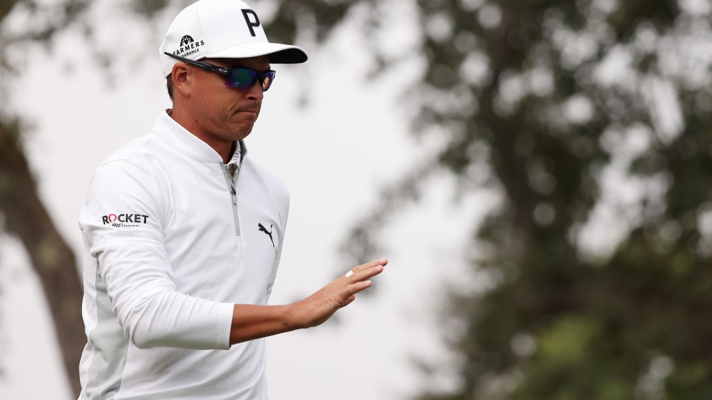 Rickie Fowler gets back on track to start new season in Napa