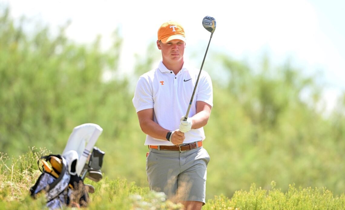 Surratt Leads, Vols in Fourth Through Two Rounds at Maui Jim Intercollegiate