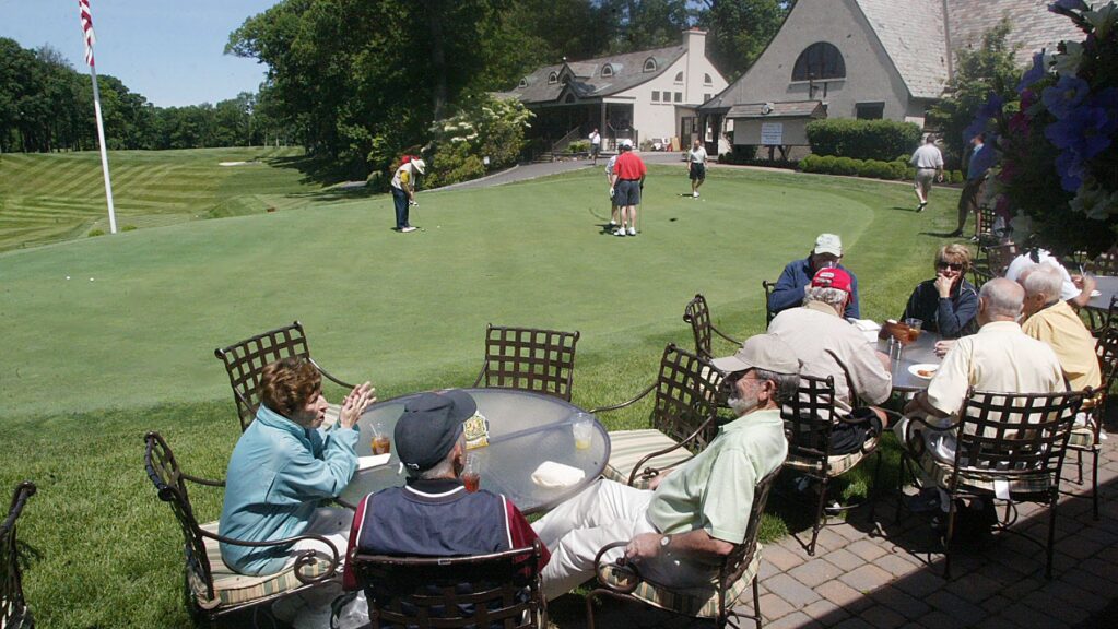 New Jersey golf club at the center of labor wage dispute