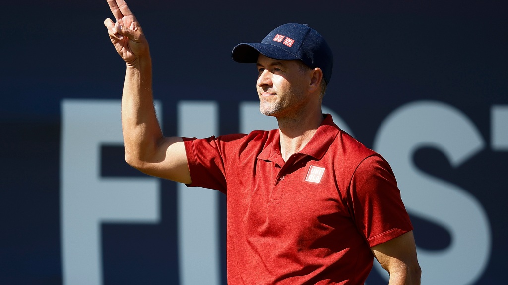 Adam Scott fires 63 on Friday to move into lead