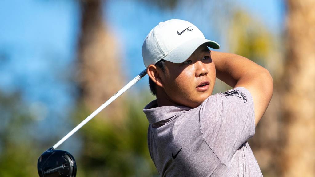 Tom Kim uses low rounds to get back into contention