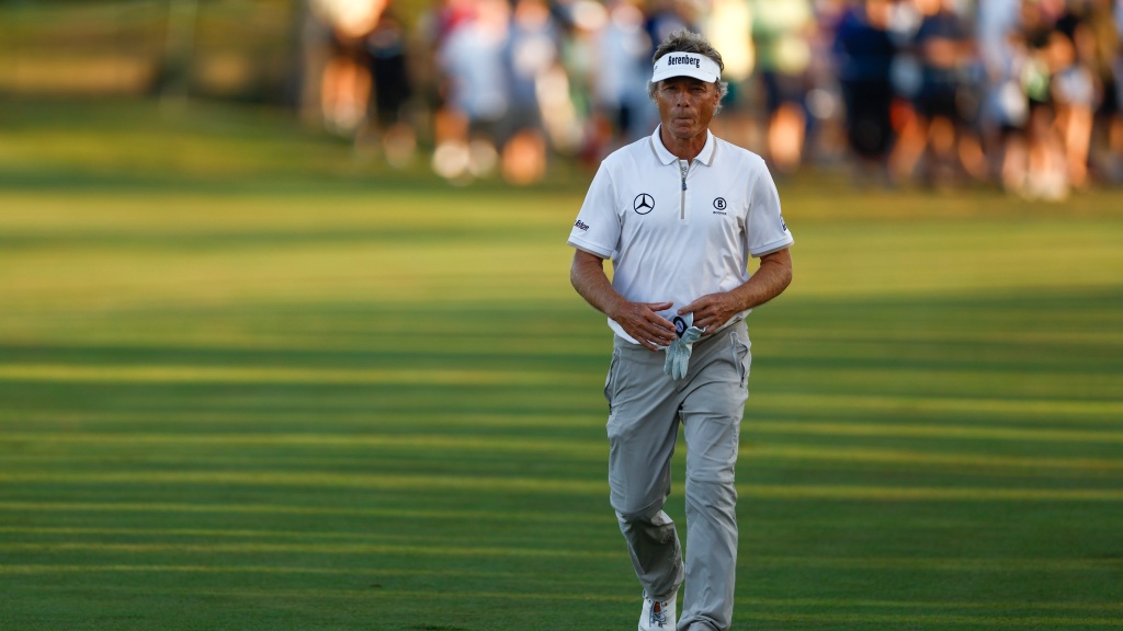 Bernhard Langer enters final round with shot at history
