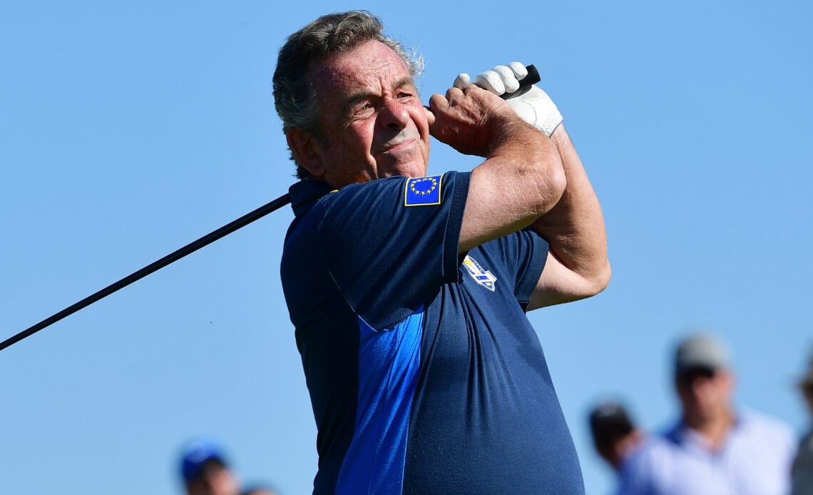 Golf Legend Calls For Pros To Go Back To Using Persimmon Drivers