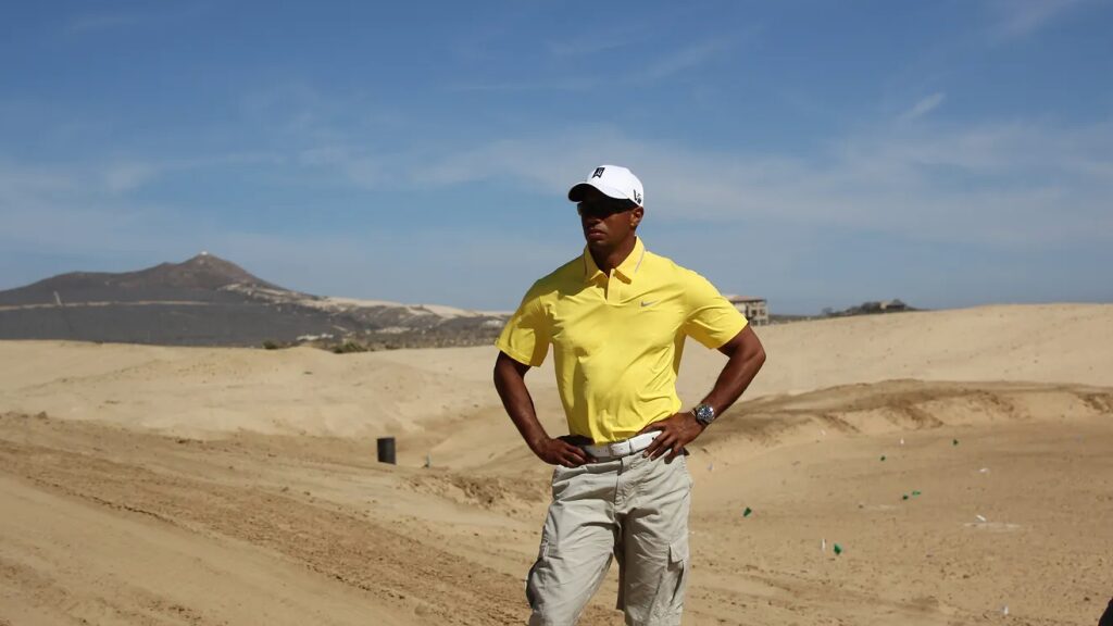 Tiger Woods plays his own golf course in Cabo San Lucas