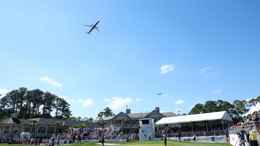 Boeing Dreamliner does flyover at Harbour Town during RBC Heritage