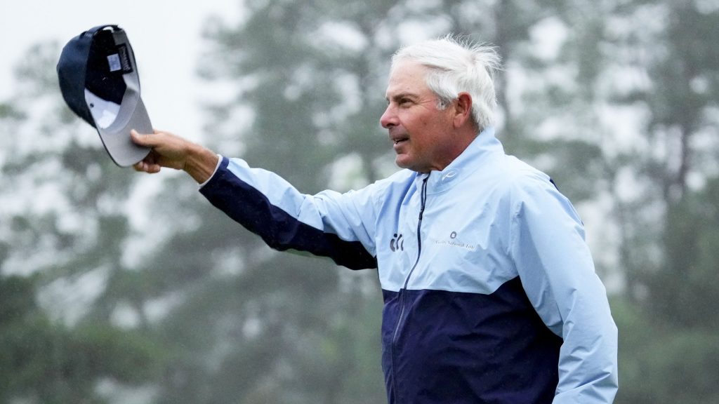 Fred Couples makes history oldest to make the cut