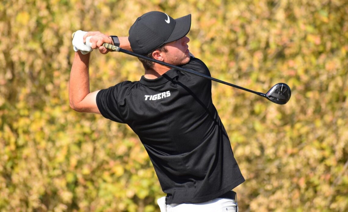 Men’s Golf Leads After Two Rounds in Arizona