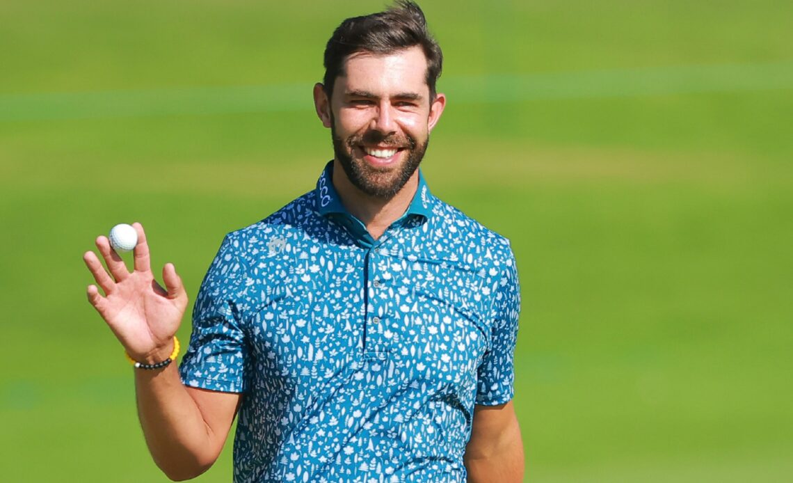 PGA Tour Pros Take Cover From Bee Swarm At The Mexico Open