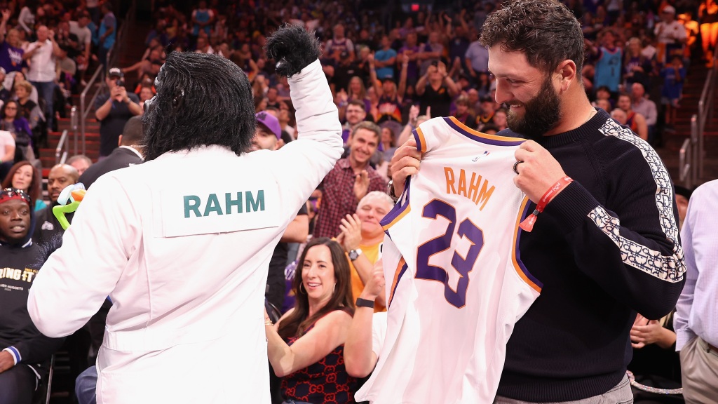 Jon Rahm at Suns game; Danielle Kang throws out first pitch at Giants