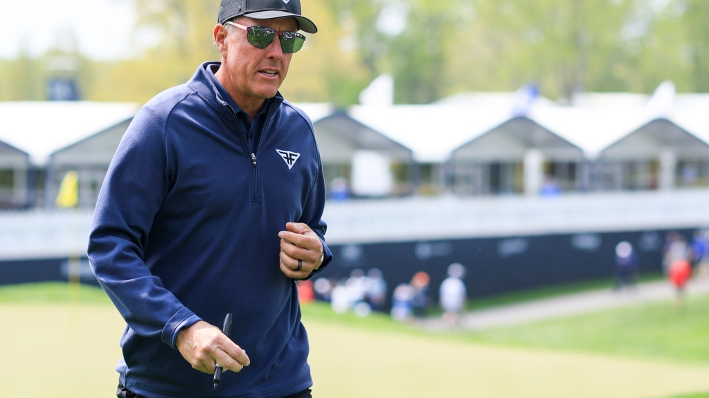 Phil Mickelson, LIV Golf players approached for PGA Tour investigation