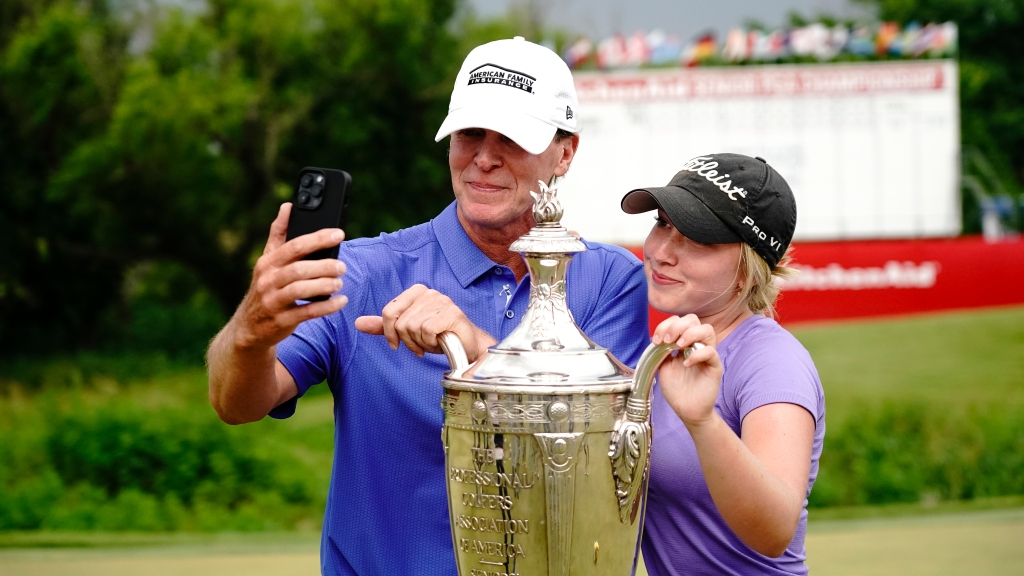 Steve Stricker wins Senior PGA Championship with daughter as caddie