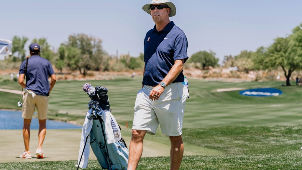 Illinois' Mike Small, Pepperdine's Laurie Gibbs win Golfweek's 2022-23 Coach of the Year honors
