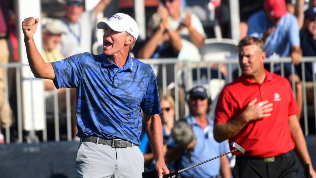 Steve Stricker just broke one of Tiger Woods’ records