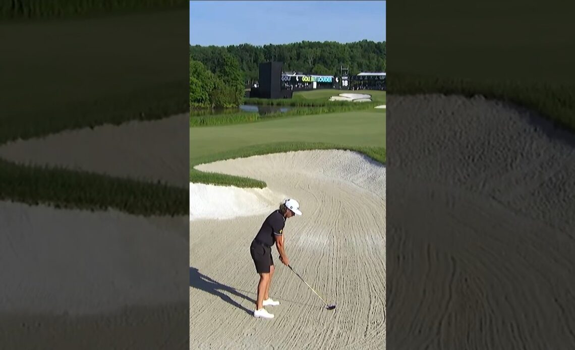 This shot from Cam Smith is RIDICULOUS 🤯 #livgolf #golf #sports #golfshot #cameronsmith