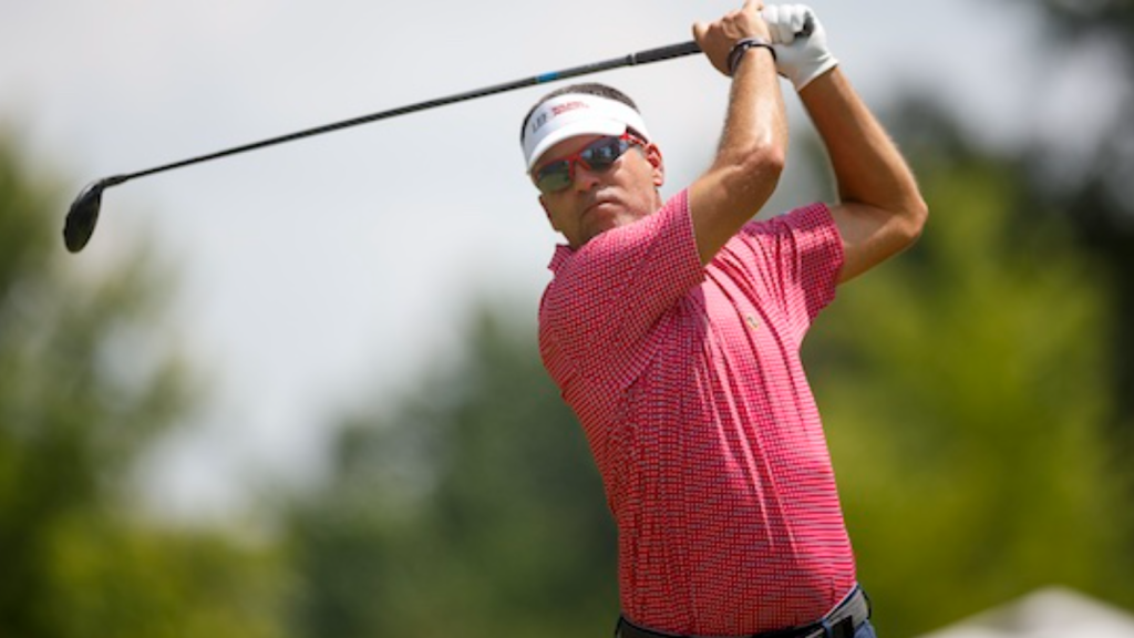 Amateur had clubs stolen before U.S. Senior Open debut