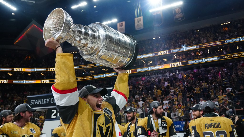 Brett Howden of Vegas Golden Knights takes Stanley Cup to golf course