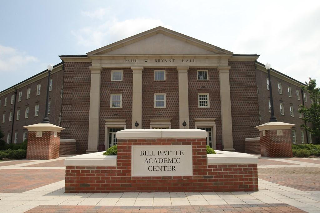 Five Alabama Golfers Earn WGCA All-America Scholar Honors