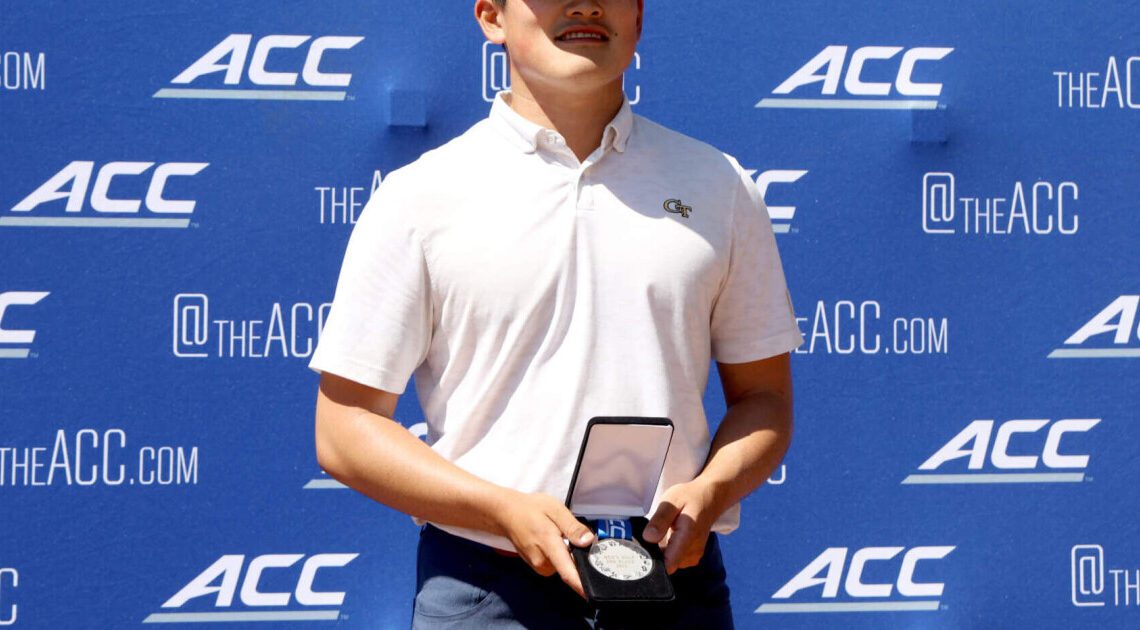 SPRING GALLERY: Freshman Golfer Hiroshi Tai