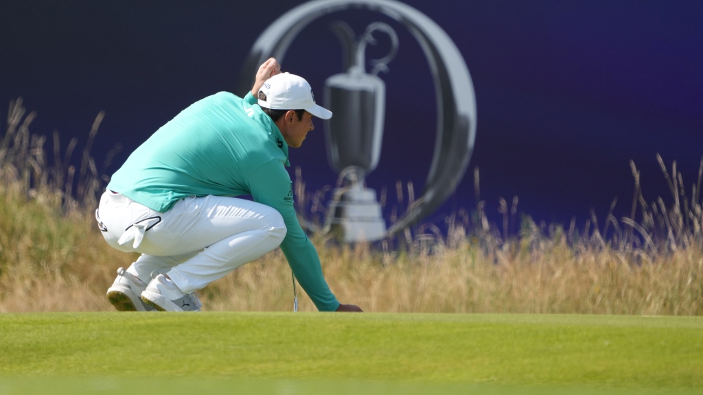 Viktor Hovland’s got pooped on by a bird during the British Open