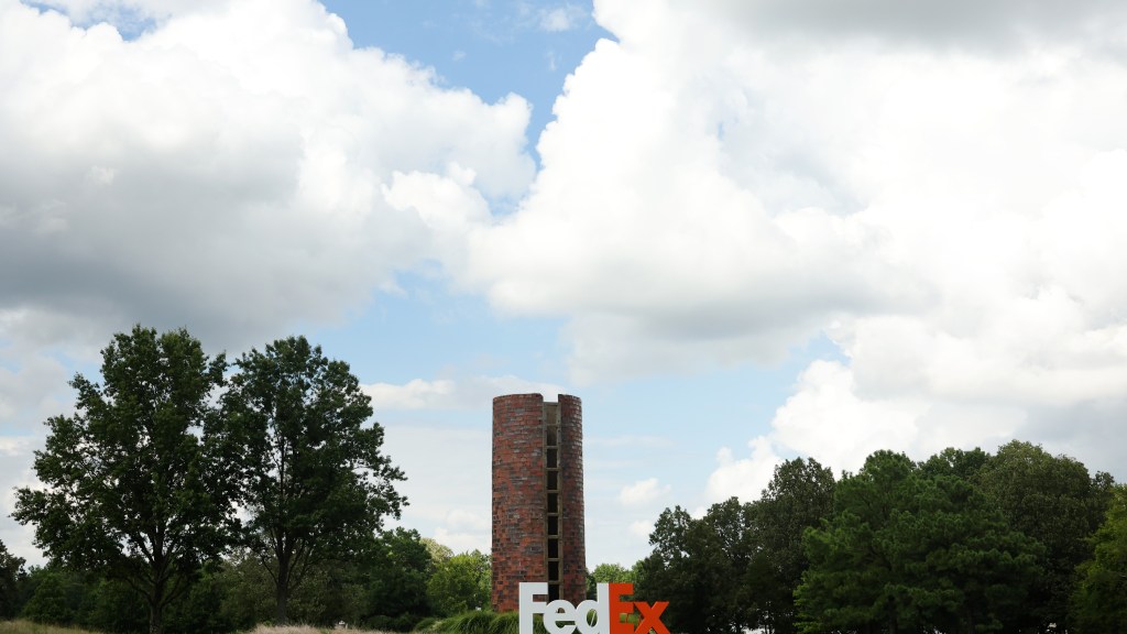 2023 FedEx St. Jude Championship Thursday tee times, TV info