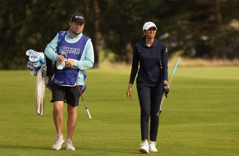 ASHOK AIDED BY LOCAL SUPPORT AS SHE PROPELS UP AIG WOMEN’S OPEN LEADERBOARD