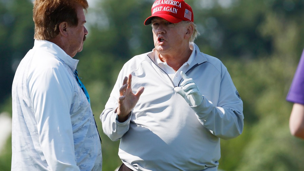 Donald Trump claims that he won another golf club championship