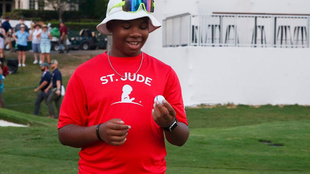 Lucas Glover thanks St. Jude patients after FedEx Cup Playoff win