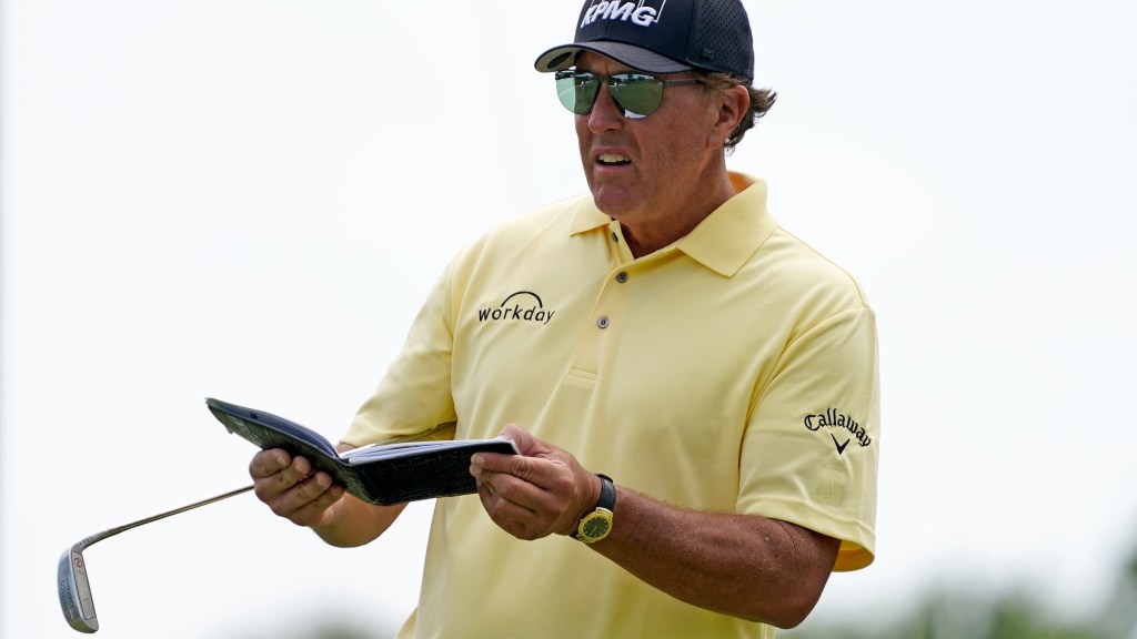 Phil Mickelson’s gambling is a problem for all of golf