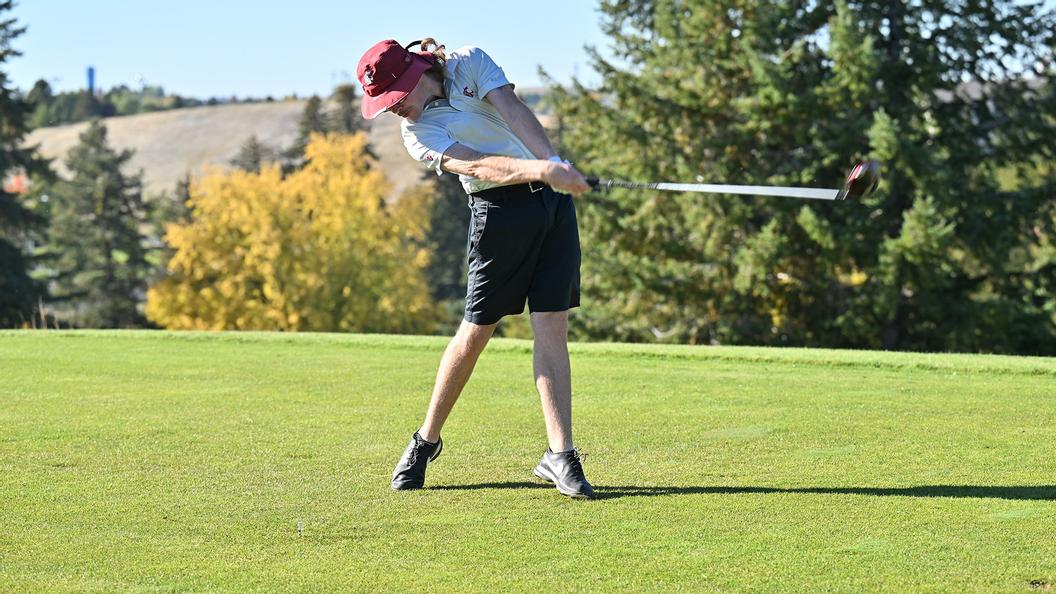 Cougars Tied for Third After First Round of Pacific Invitational