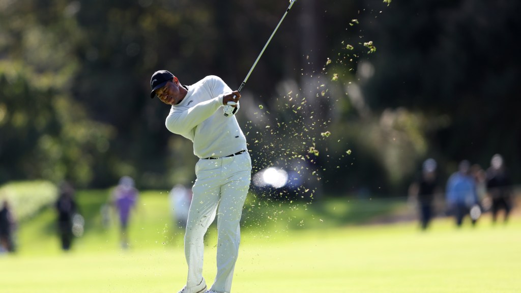 Tiger Woods hits epic shank at 2024 Genesis Invitational at Riviera