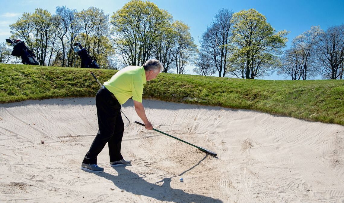 Can You Rake A Bunker Before Your Shot?