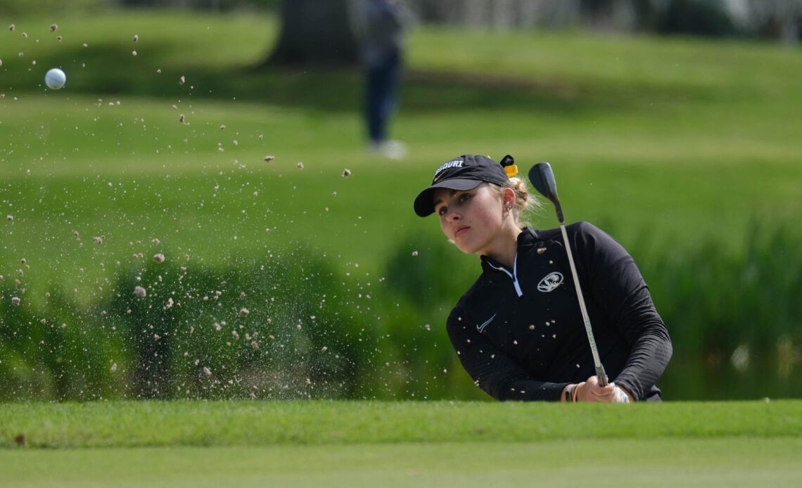 Woman's Golf in Second after Round One at Tulane Classic