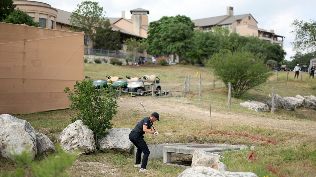 Social media reacts to Jordan Spieth’s gutter ball Valero Texas Open