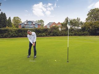 Golf Monthly Top 50 Coach Andy Gorman demonstrating a 6ft putting drill
