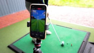 The display on phone when using the GolfZon Wave