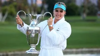 Lexi Thompson with the Kraft Nabisco Championship trophy