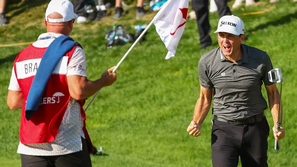 Birdies come in bunches at Travelers Championship