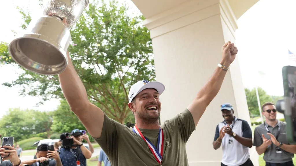 Bryson DeChambeau takes U.S. Open trophy on whirlwind tour