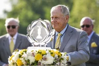 Jack Nicklaus speaks to fans at the 2019 Memorial Tournament